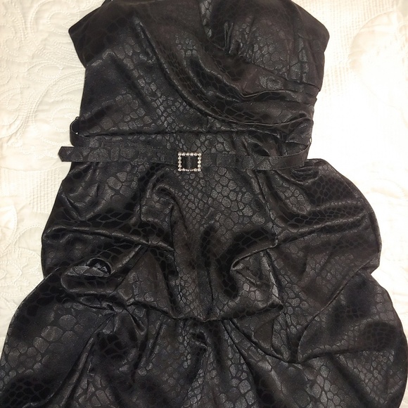 Dress - Picture 1 of 1